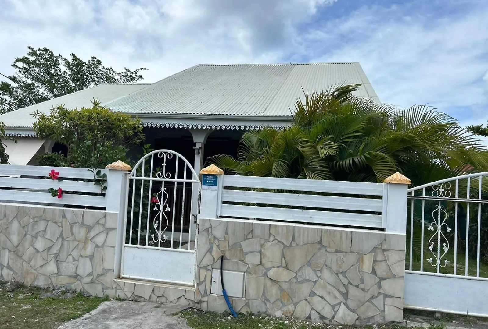 דירות Grand-Bourg  Le Orlika